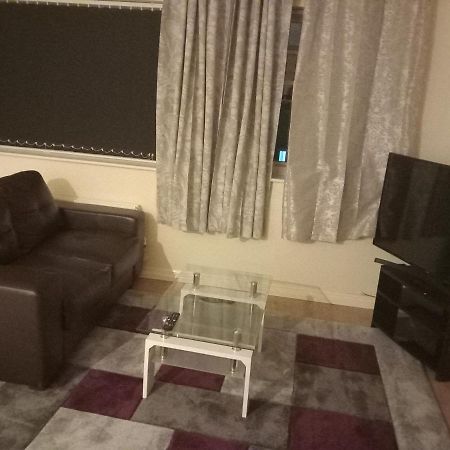 Lovely Shared 3 Bed Home Near The Thames Thamesmead  Eksteriør billede
